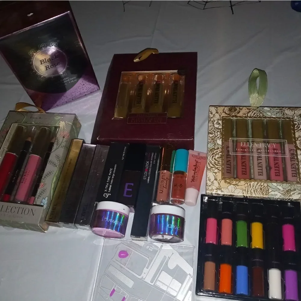 Surprise 🫢 Beauty lip bundle
